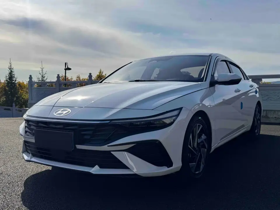 Hyundai Elantra Model 1.5L CVT LUX Premium Edition 2023