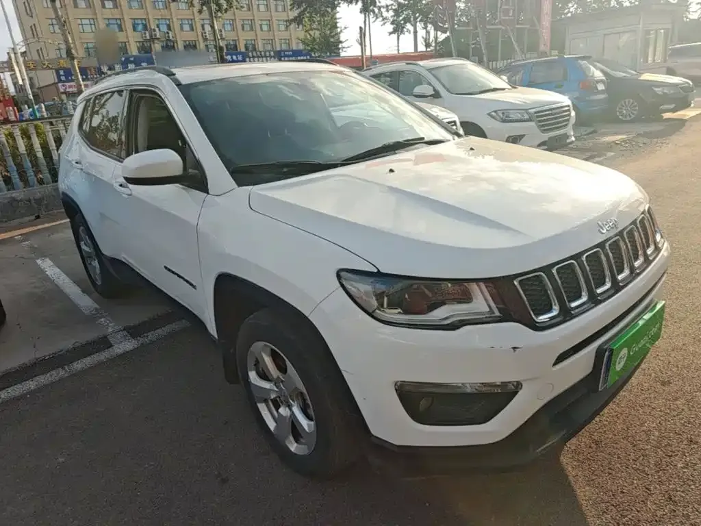 Jeep Compass 200T Automatic Classic Edition 2019 — фото 4