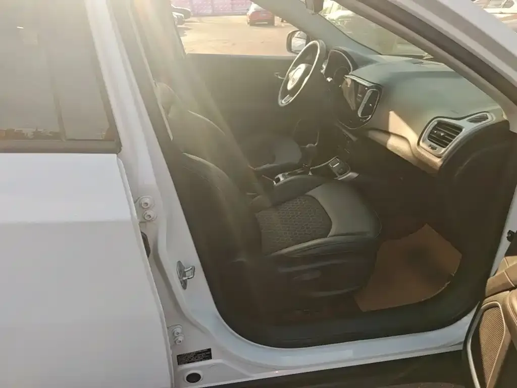 Jeep Compass 200T Automatic Classic Edition 2019 — фото 25