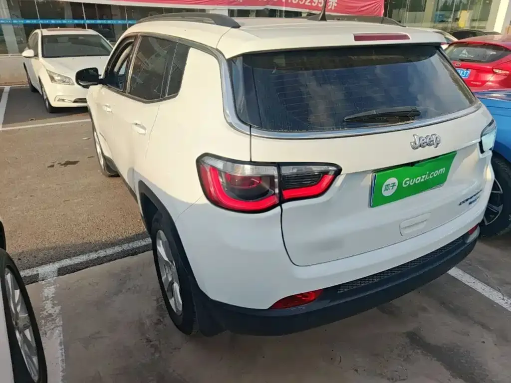 Jeep Compass 200T Automatic Classic Edition 2019 — фото 5