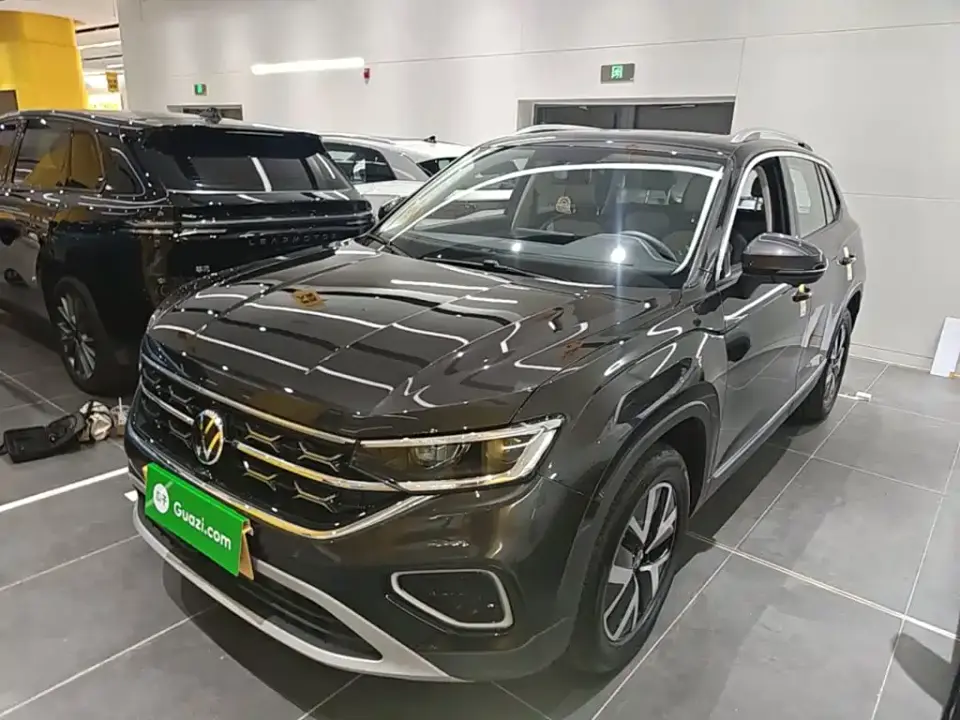 Volkswagen Tayron Shared Joy 300TSI 2025