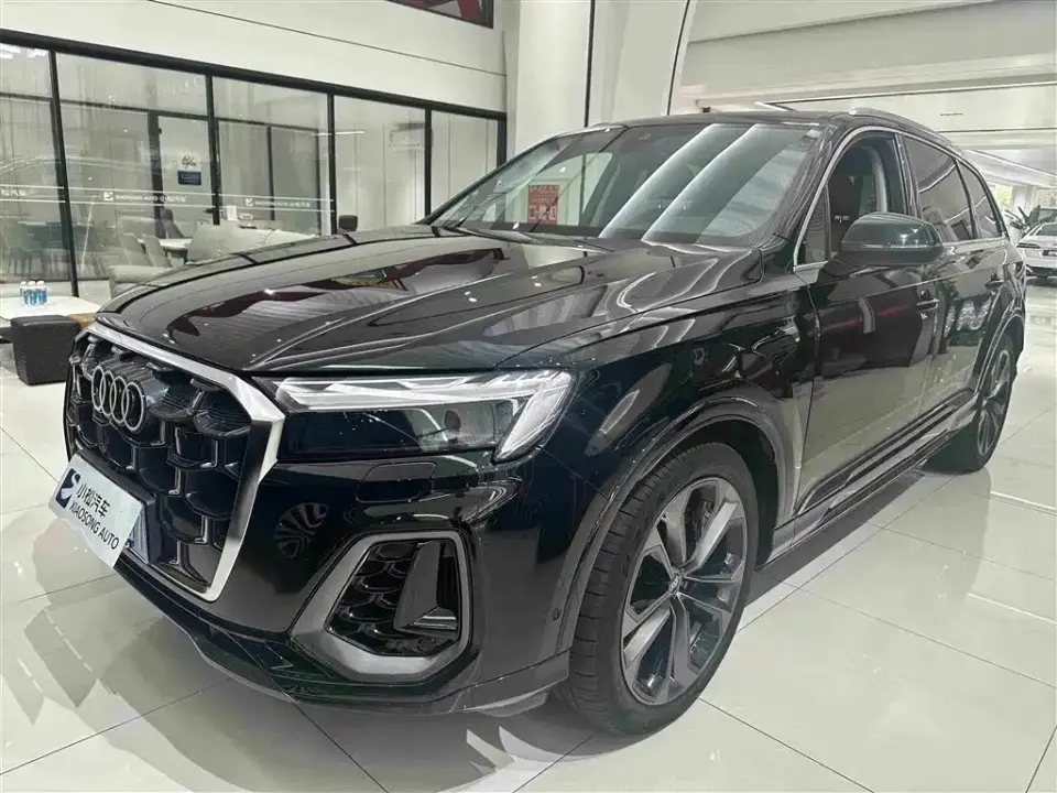 Audi Q7 55 TFSI quattro S line Sport 2025