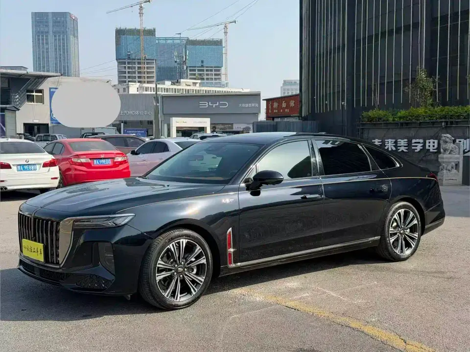Hongqi H9 2.0T Qi Chang Private Fashion Edition 2025