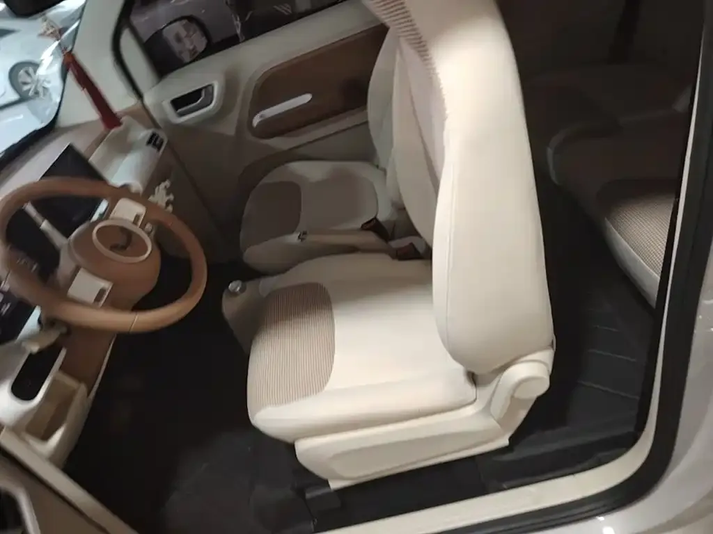Wuling Motors Hongguang MINIEV 3rd Gen 215km Advanced 2024 — фото 15