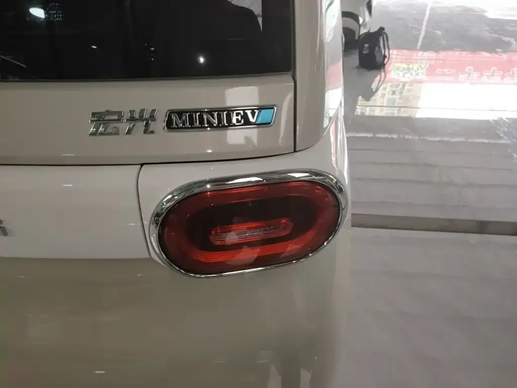 Wuling Motors Hongguang MINIEV 3rd Gen 215km Advanced 2024 — фото 8