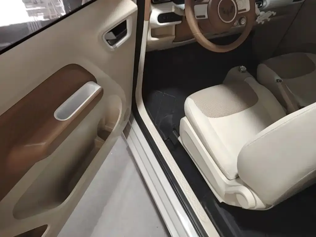 Wuling Motors Hongguang MINIEV 3rd Gen 215km Advanced 2024 — фото 16