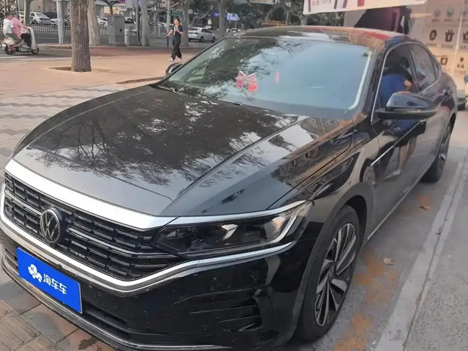 Volkswagen Passat 330TSI Luxury Edition 2022