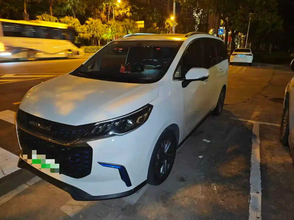 SAIC Maxus EUNIQ 5 1.3T PLUG IN Luxury Edition 2022