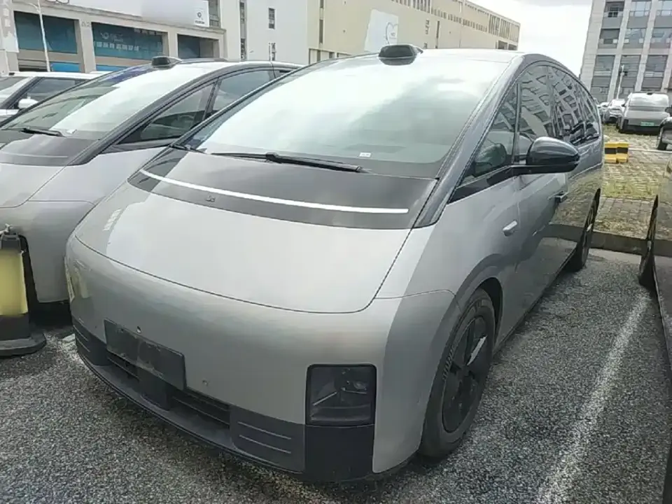 Li Auto MEGA Ultra 2024