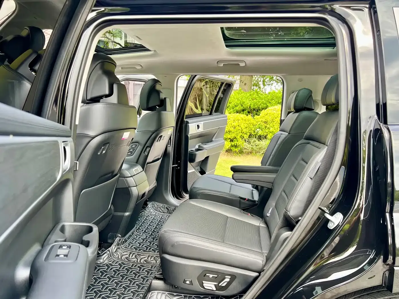 Hyundai Santa Fe 2.0T Connoisseur Pro Max 2024 — фото 7