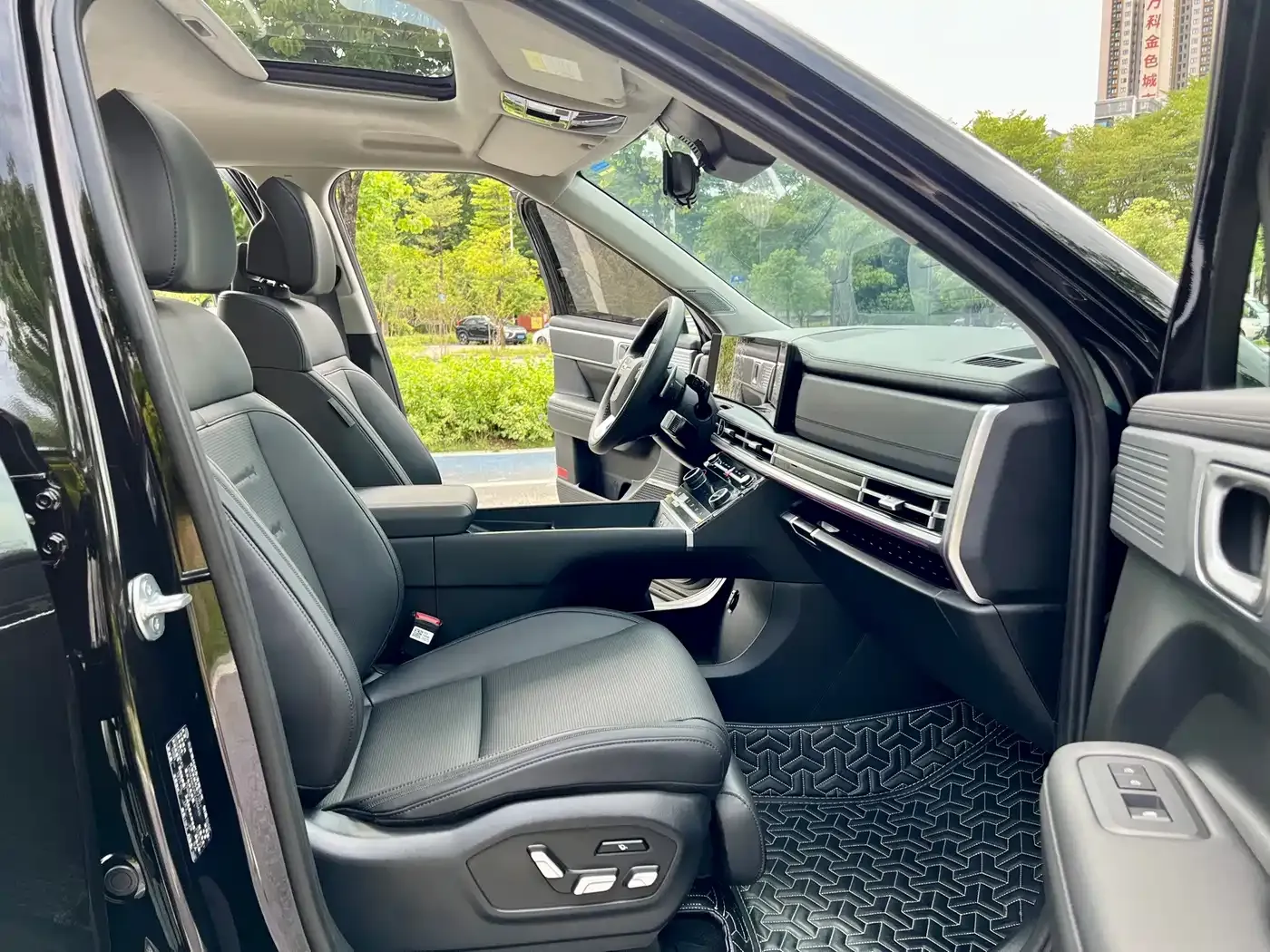 Hyundai Santa Fe 2.0T Connoisseur Pro Max 2024 — фото 13
