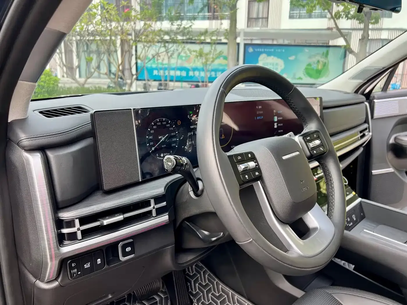 Hyundai Santa Fe 2.0T Connoisseur Pro Max 2024 — фото 18