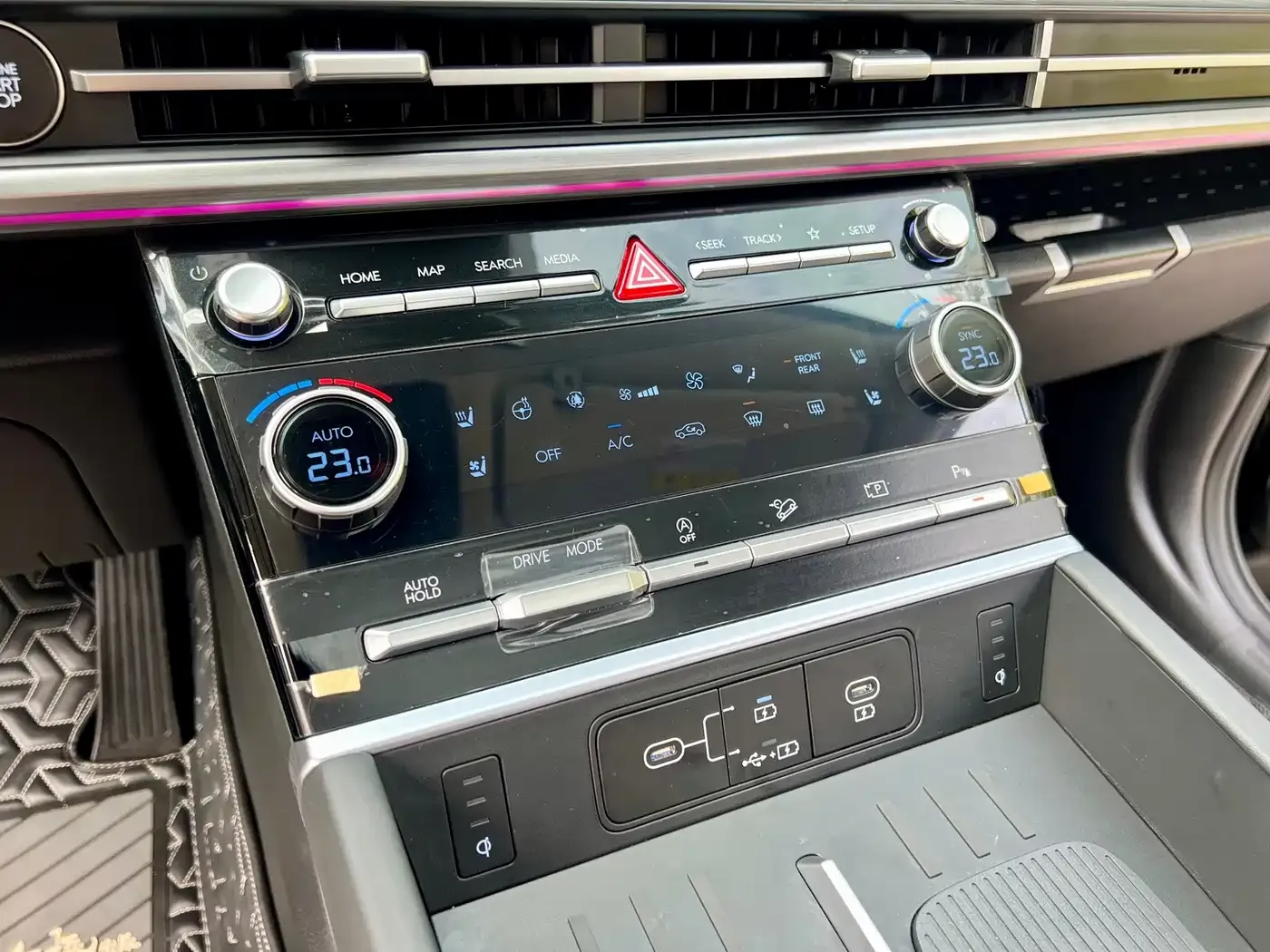 Hyundai Santa Fe 2.0T Connoisseur Pro Max 2024 — фото 23