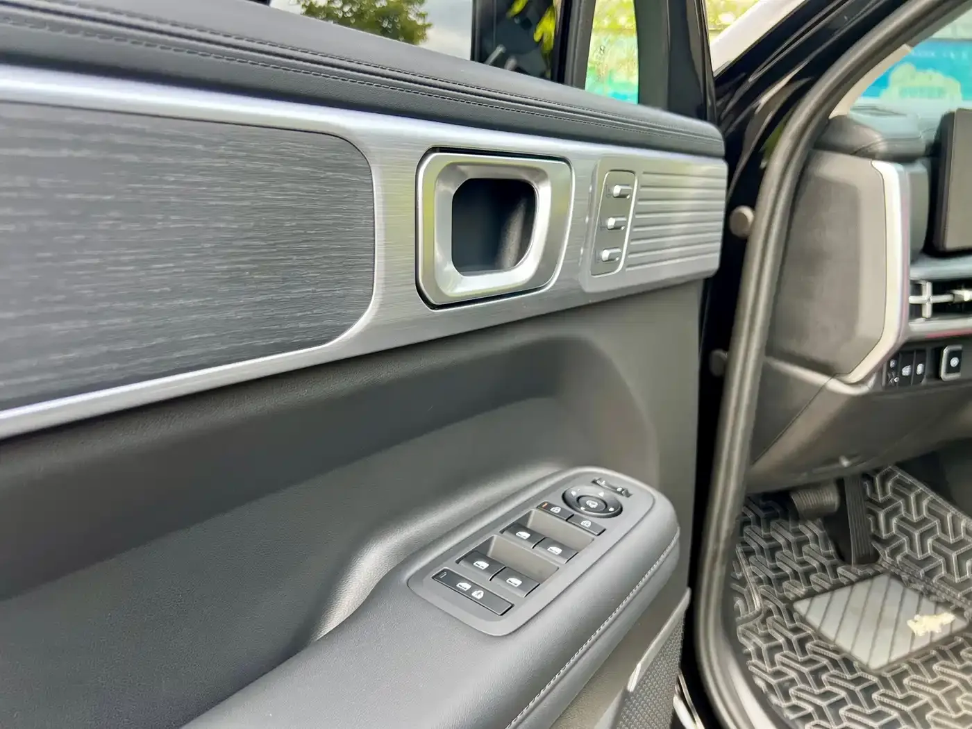 Hyundai Santa Fe 2.0T Connoisseur Pro Max 2024 — фото 10