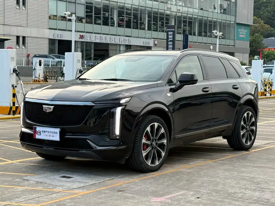 Cadillac XT5 Model 2.0T Platinum 2024