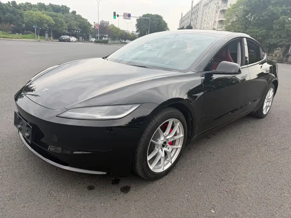 Tesla Model 3 Long Range All-Wheel Drive 2025