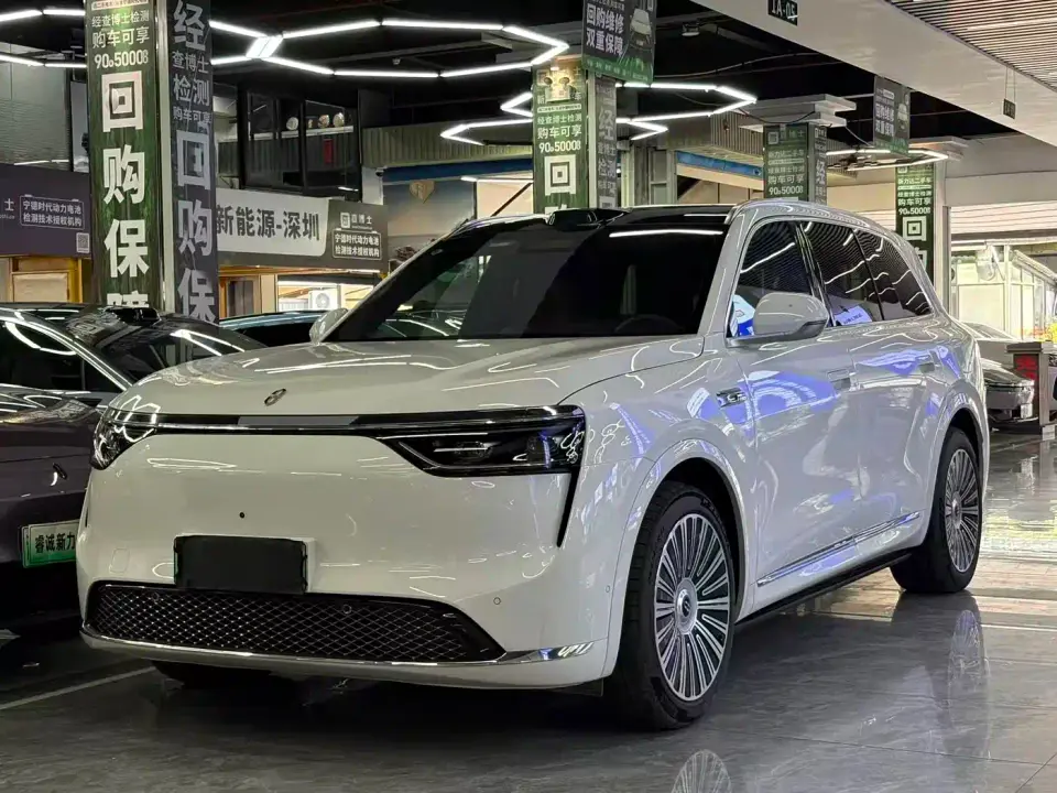 AITO Wenjie AITO M8 Pure Electric Max+ 6-seater AWD 2025