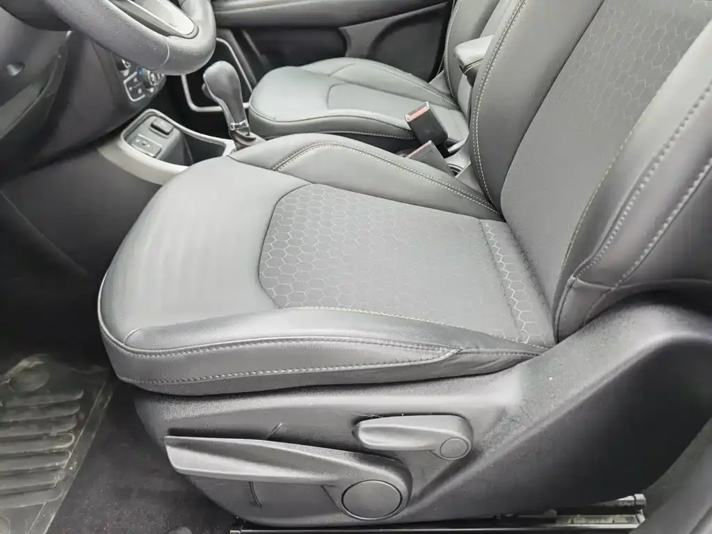 Jeep Compass 220T Automatic Joy Edition 2020 — фото 20