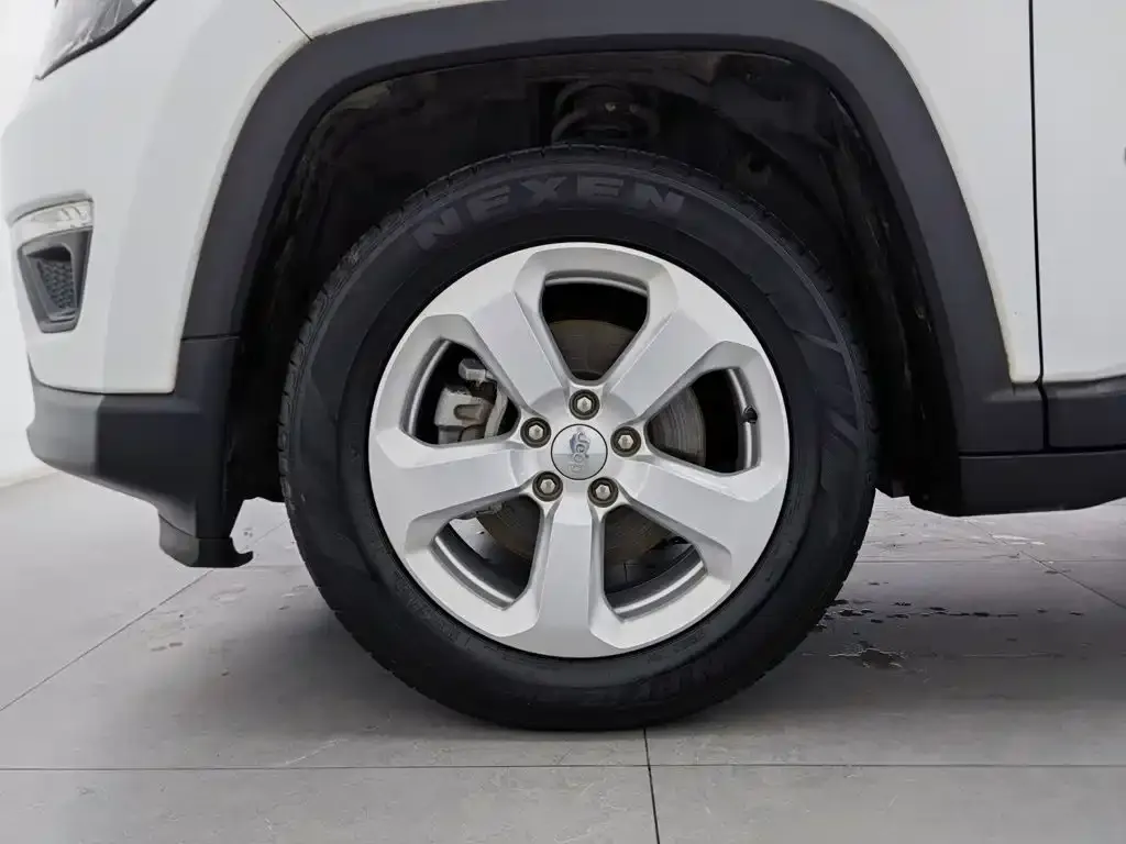 Jeep Compass 220T Automatic Joy Edition 2020 — фото 17
