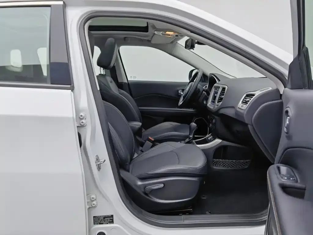 Jeep Compass 220T Automatic Joy Edition 2020 — фото 23