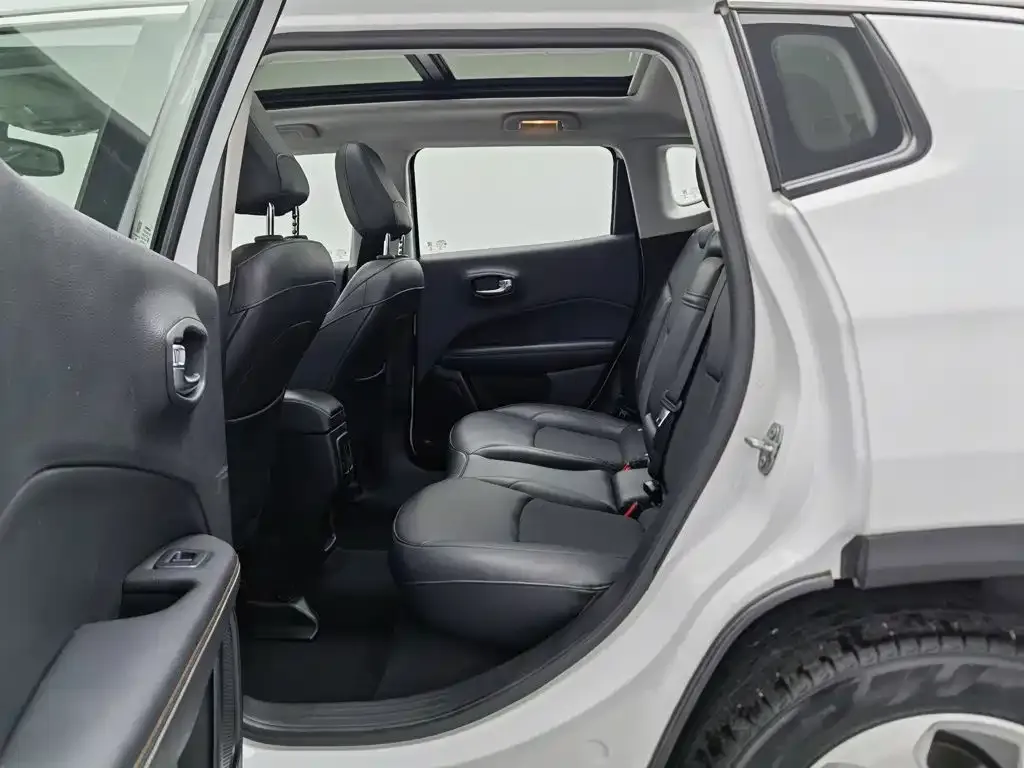 Jeep Compass 220T Automatic Joy Edition 2020 — фото 15