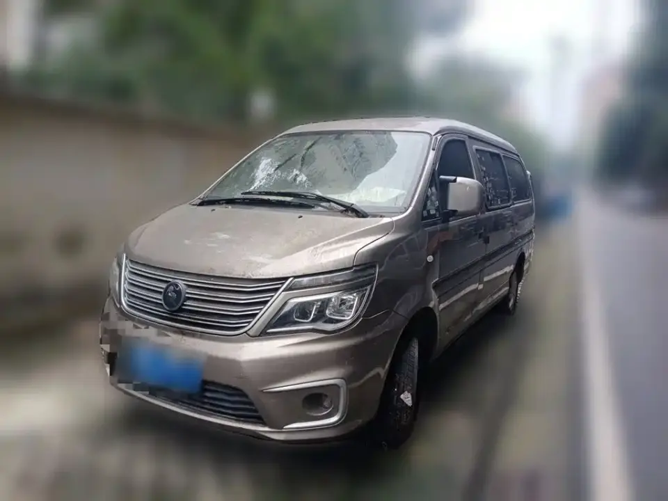 Dongfeng Fengxing Lingzhi M5 1.6L Utility 7-seater 2023