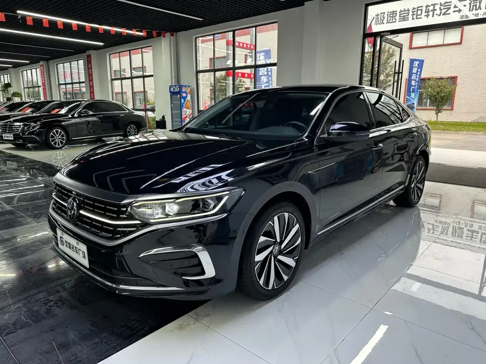 Volkswagen Passat 380TSI Luxury 2024