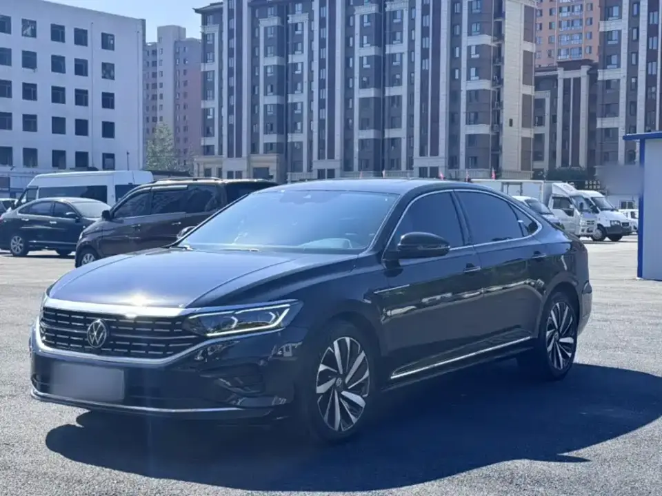 Volkswagen Passat Facelift 330TSI Luxury Edition 2023