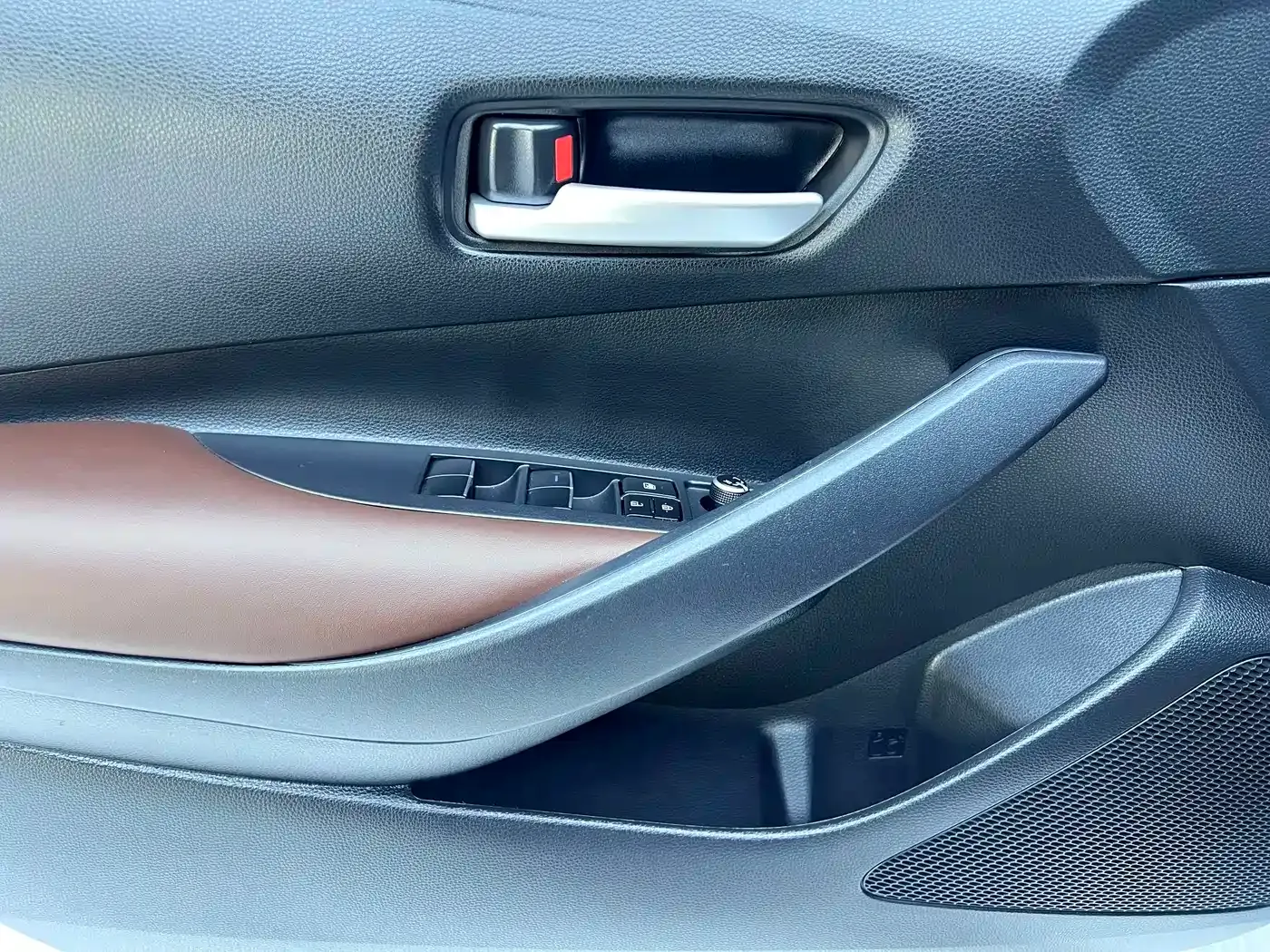 Toyota Corolla 1.2T S-CVT Elite PLUS Edition 2022 — фото 8