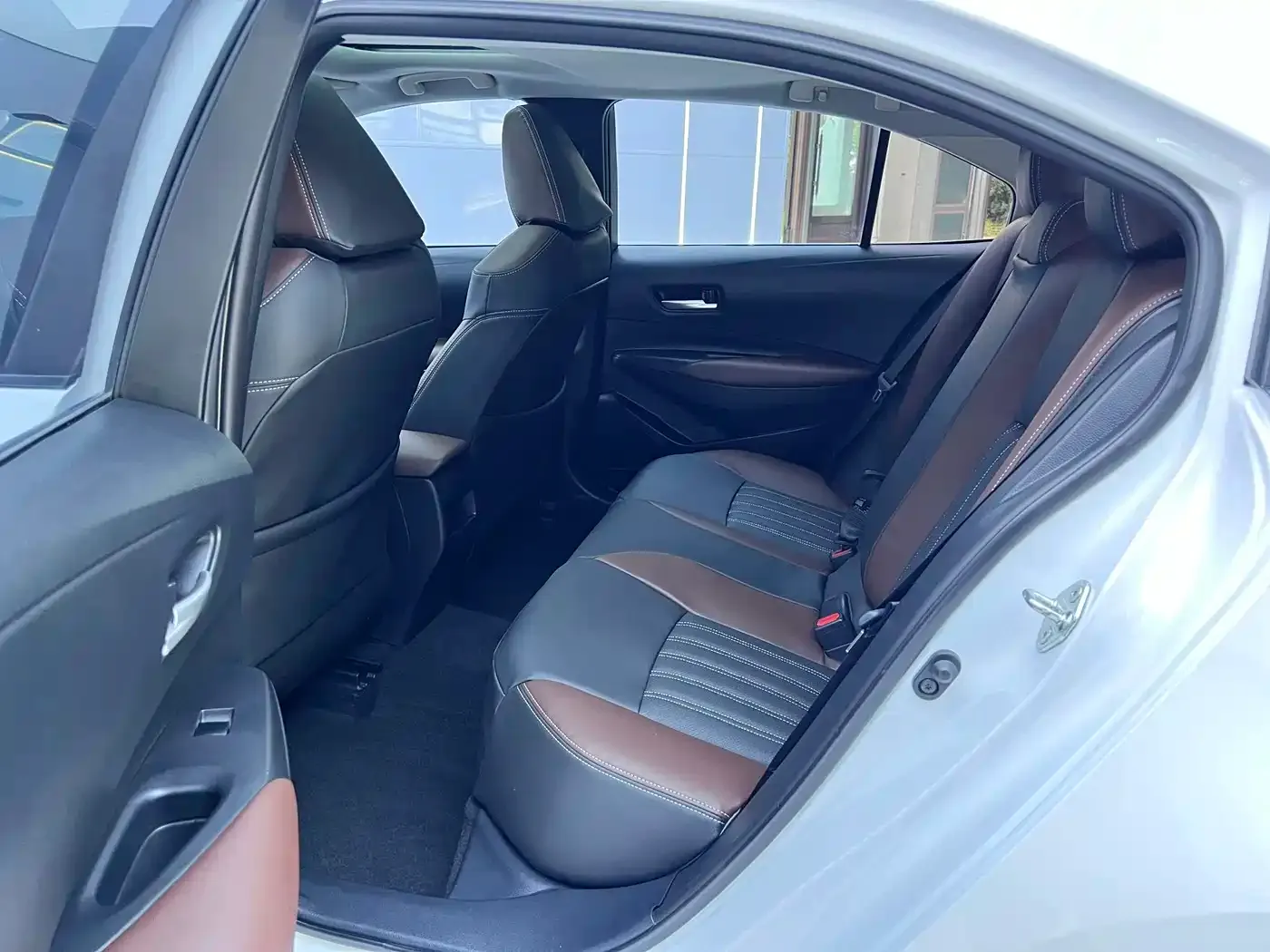 Toyota Corolla 1.2T S-CVT Elite PLUS Edition 2022 — фото 13