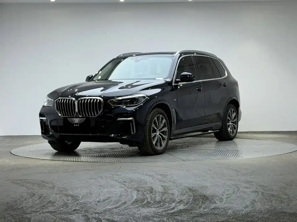 BMW X5 xDrive 30Li Premium M Sport Package 2022