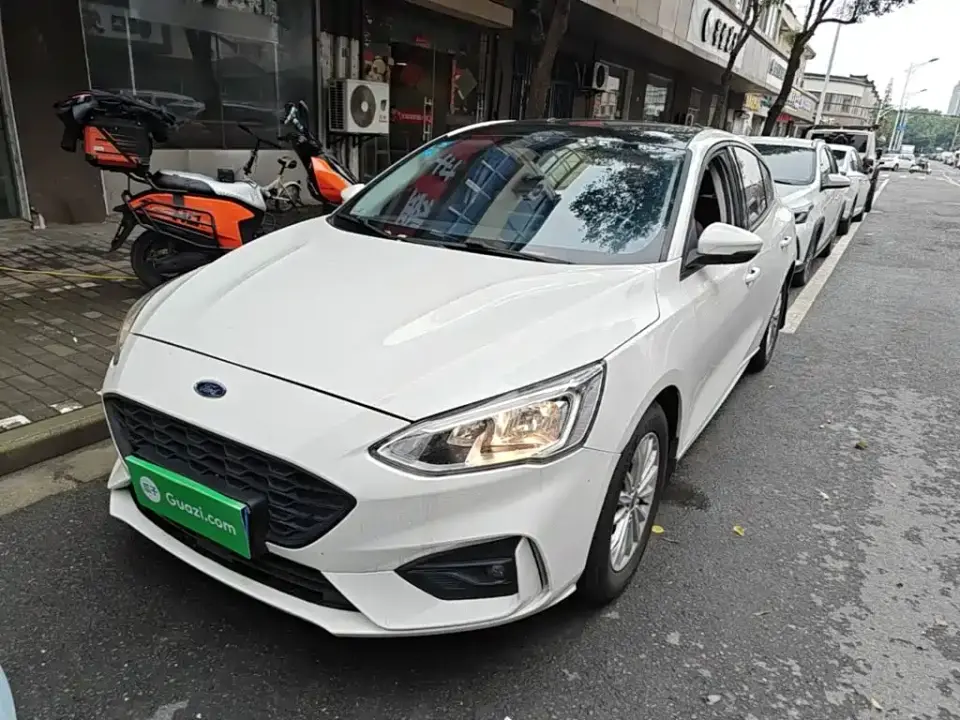 Ford Focus Sedan EcoBoost 180 Automatic Sharp Trend Type 2020