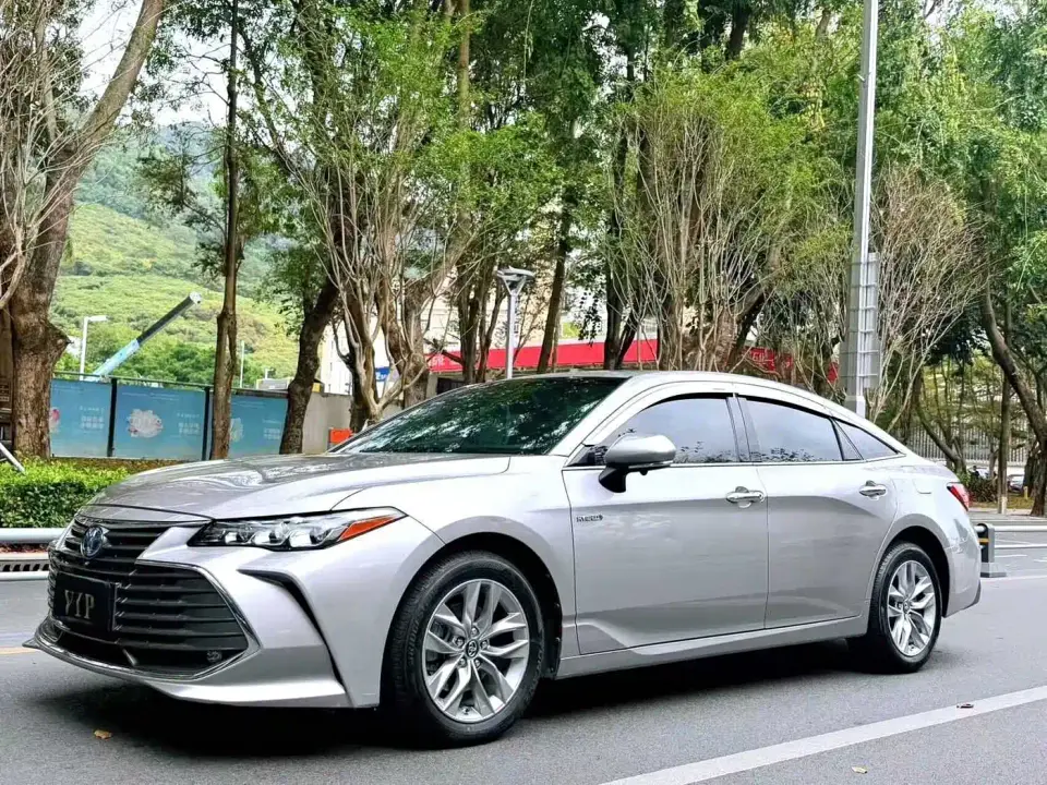 Toyota Avalon Hybrid 2.5L Luxury Edition China VI 2021