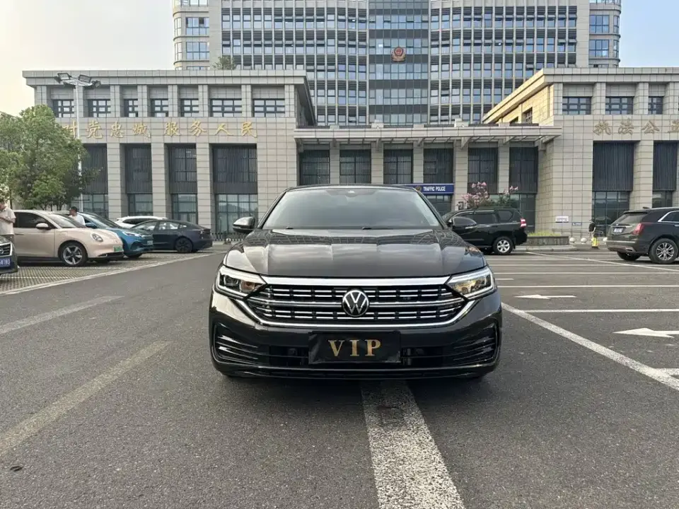 Volkswagen Sagitar 300TSI DSG Surpass Edition 2024