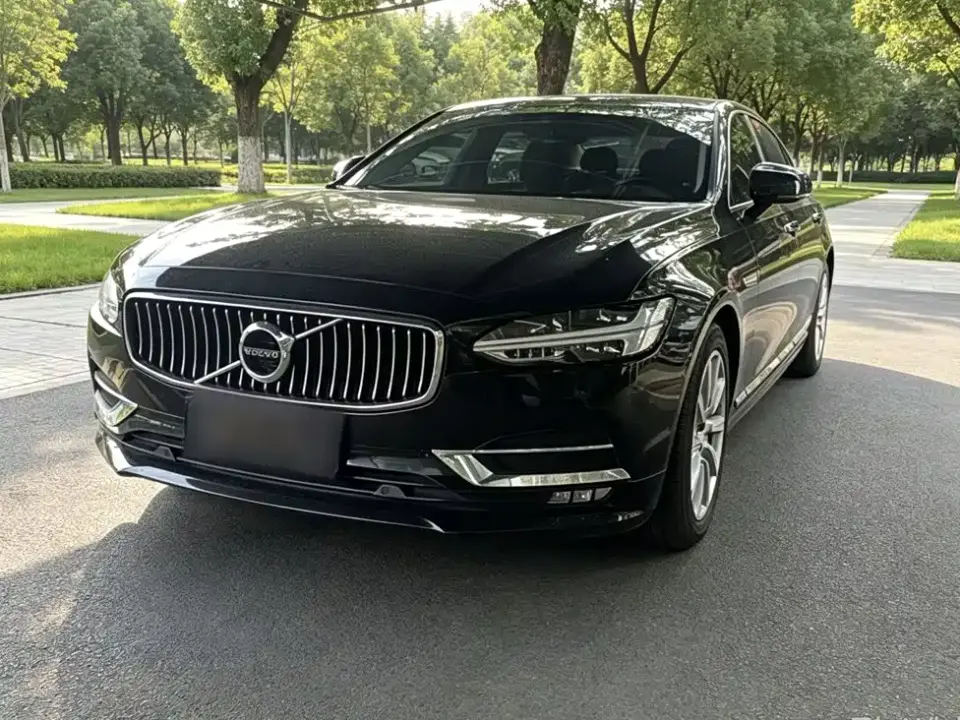 Volvo S90 T5 Momentum Luxury Edition 2019