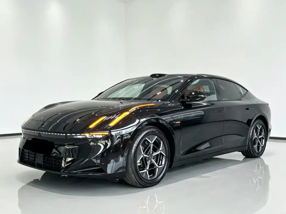 Lynk & Co 10 EM-P Model 120km Base Version 2025