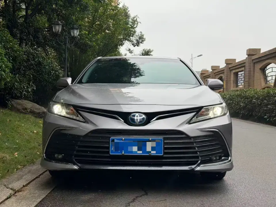 Toyota Camry Hybrid 2.5HGVP Leading Edition 2023