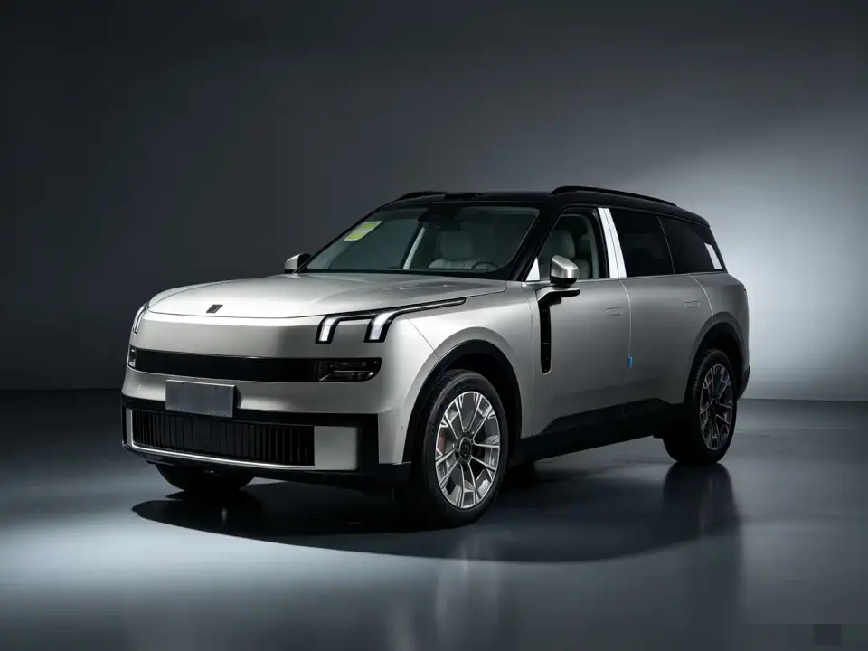 Lynk & Co 900 2.0T Ultra 2025
