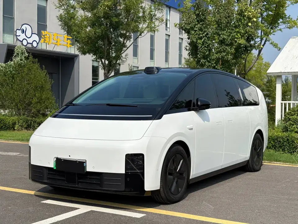 Li Auto MEGA Ultra 2025