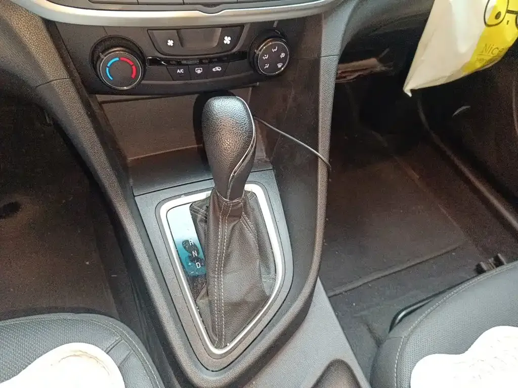 Buick Excelle Facelift 1.3T Auto Mild Hybrid Elite 2021 — фото 15