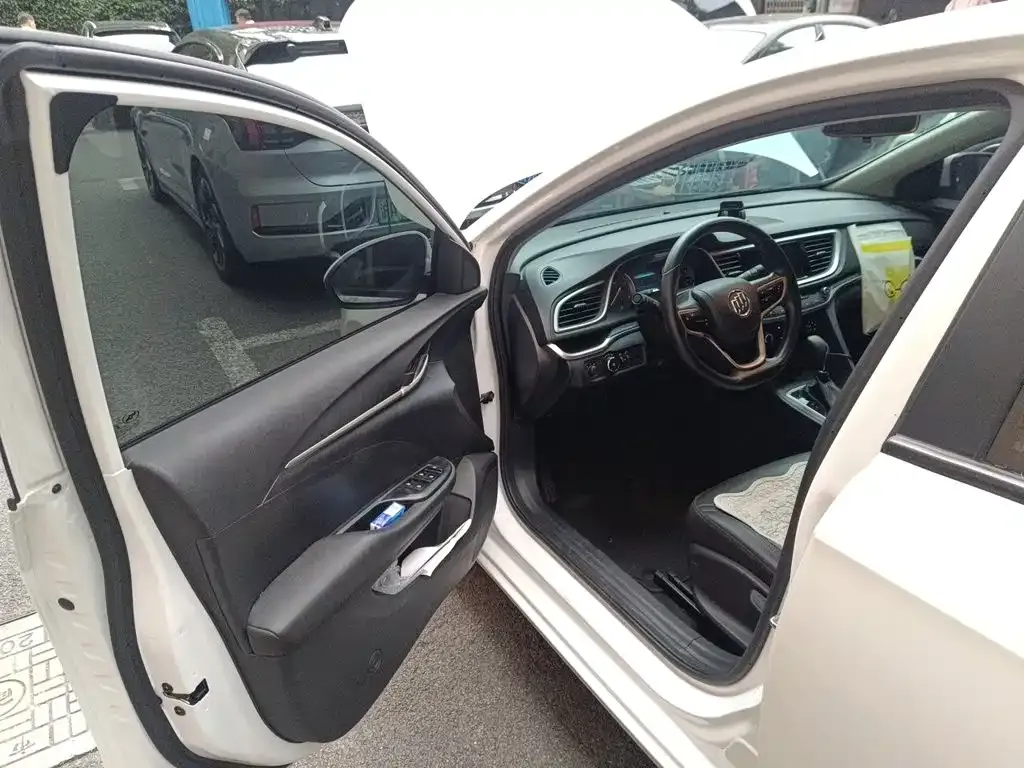 Buick Excelle Facelift 1.3T Auto Mild Hybrid Elite 2021 — фото 17
