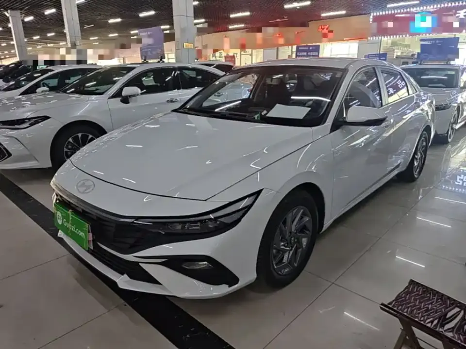 Hyundai Elantra 1.5L CVT GLS Premium 2026