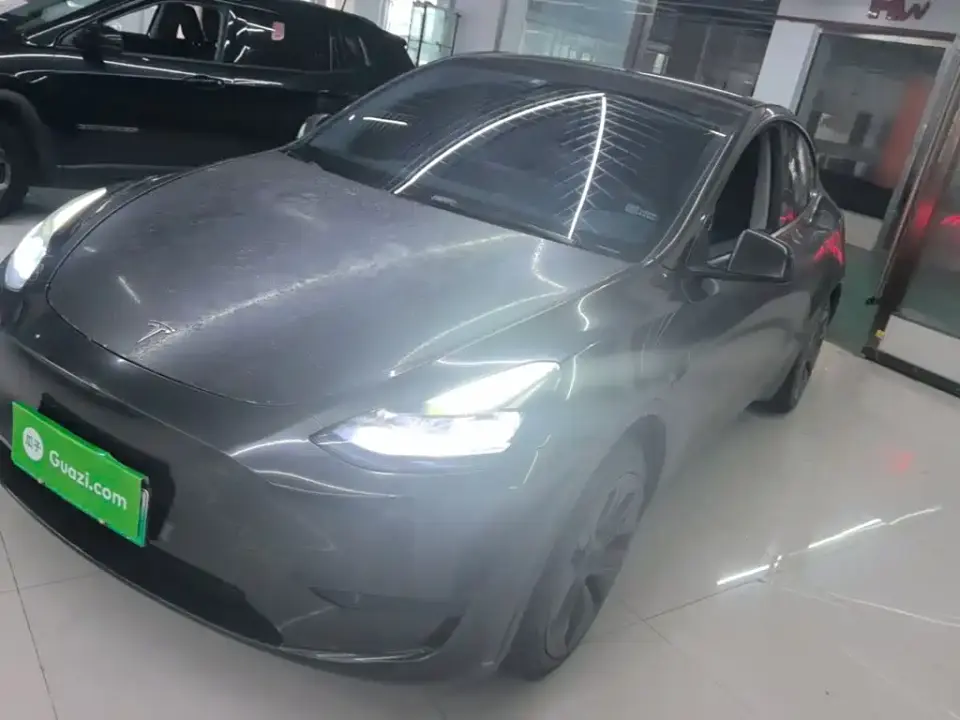 Tesla Model Y Rear-Wheel Drive Version 2024