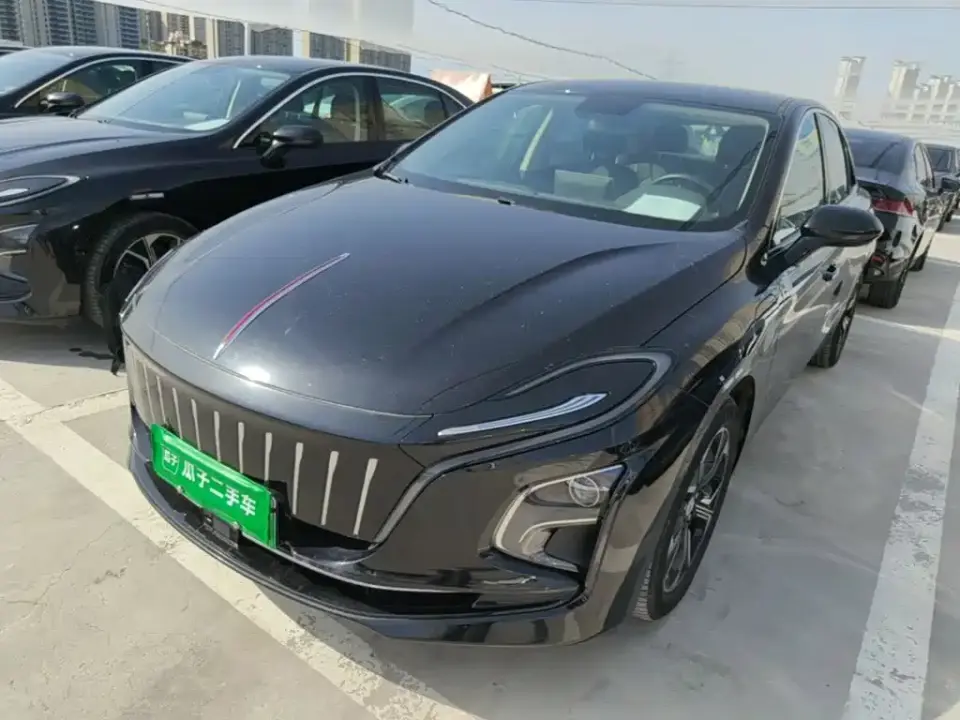 Hongqi E-QM5 Facelift Basic Travel Edition 2024