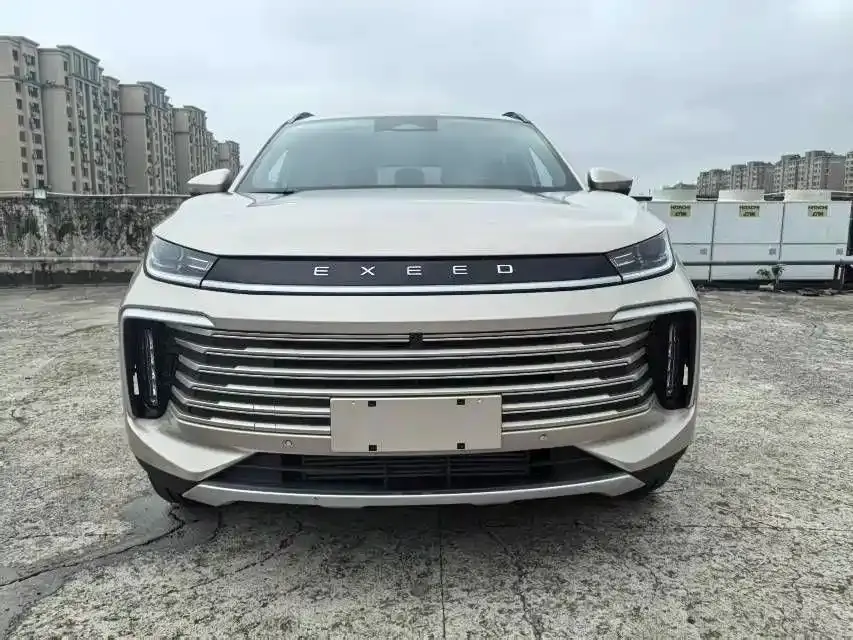 Exeed Lingyun 400T 2WD Glow Night Edition 2025