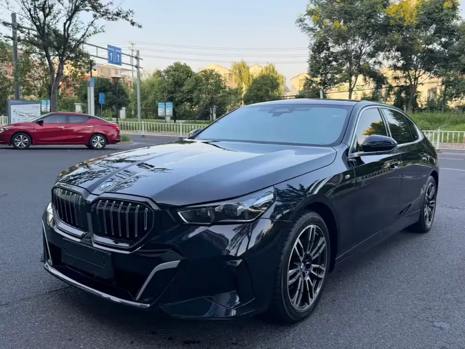 BMW 5 Series 530Li Leading M Sport Package 2024