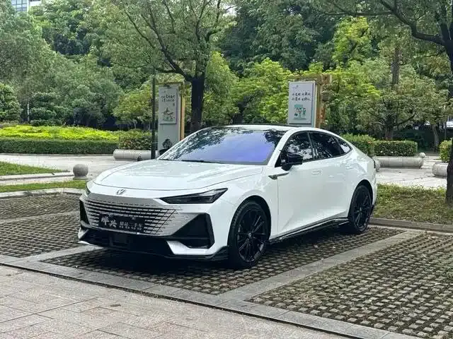 Changan UNI-V 1.5T Deluxe Sport 2024