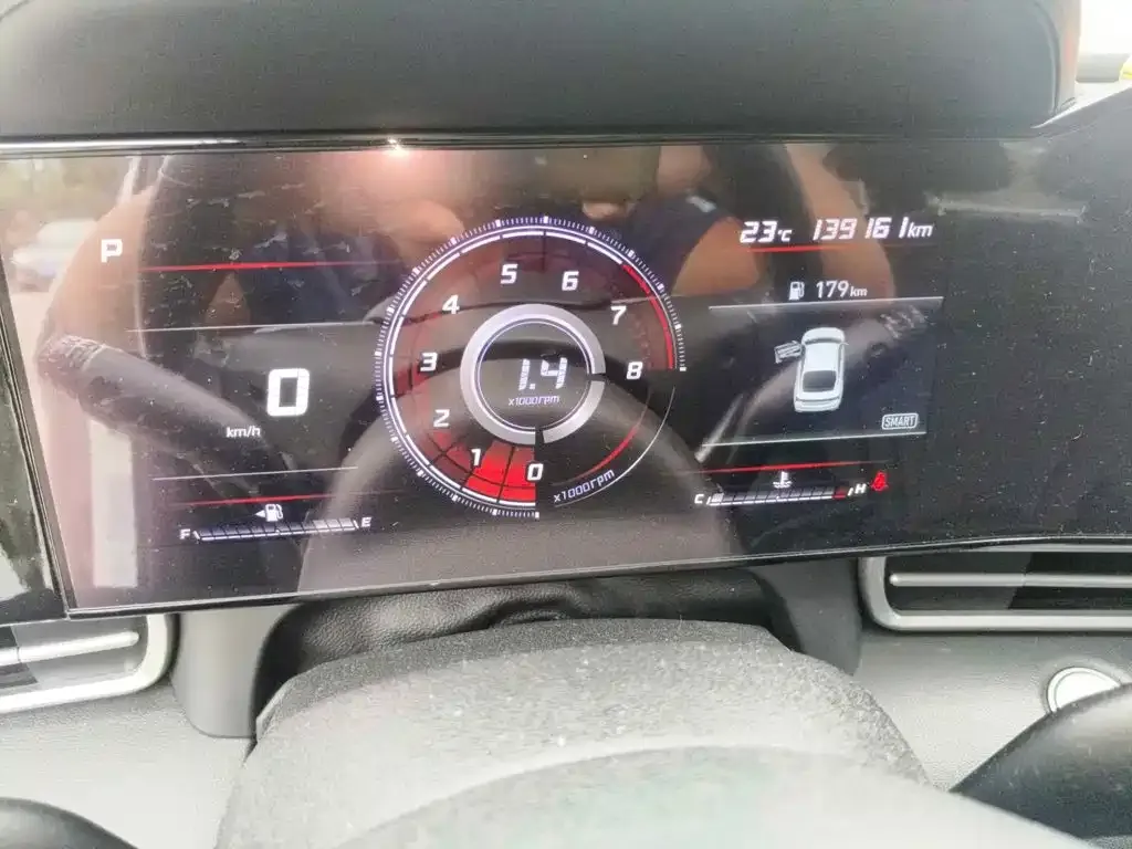 Hyundai Elantra 1.5L CVT LUX Premium Edition 2021 — фото 4