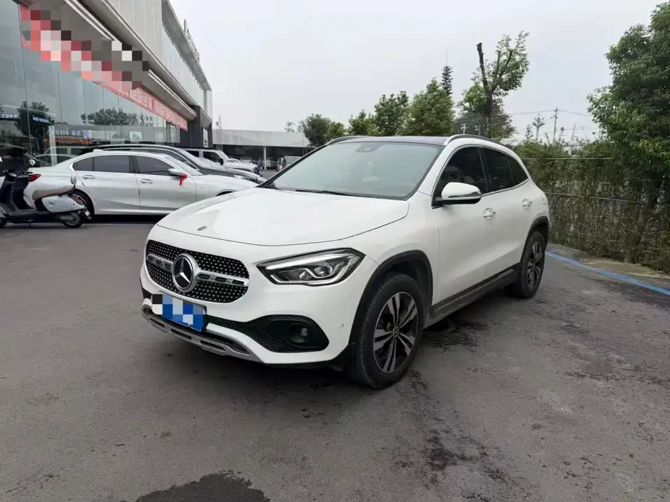 Mercedes-Benz GLA-Class Model GLA 200 2021