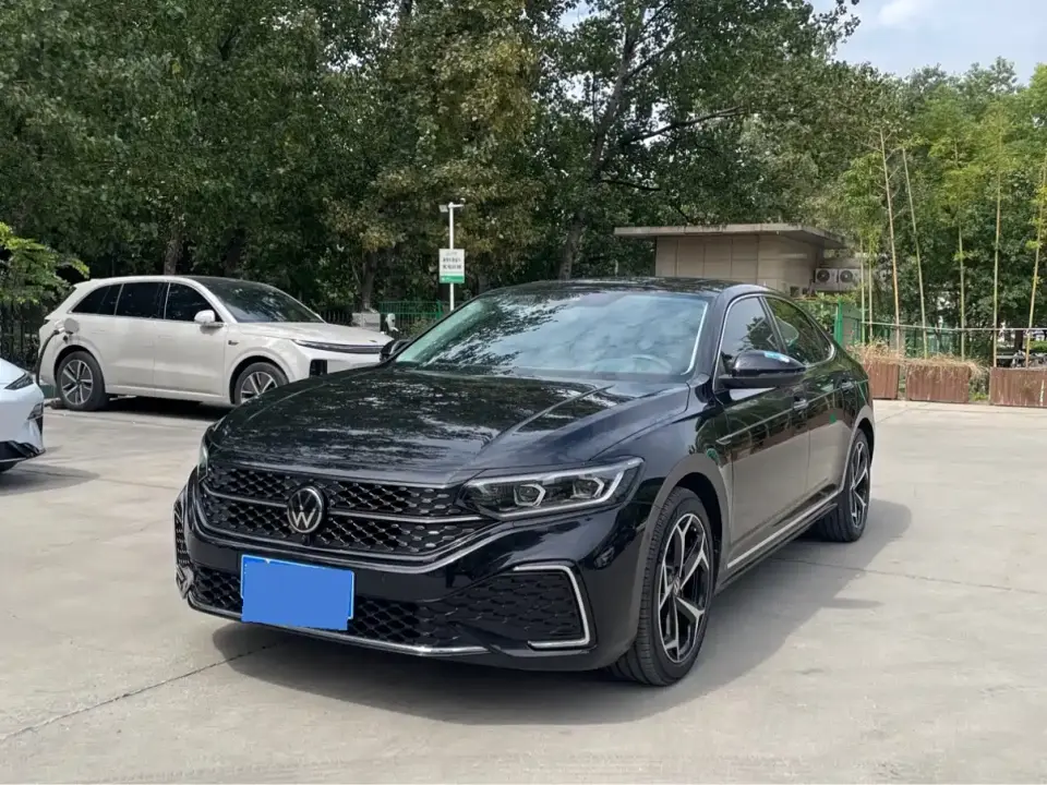 Volkswagen Passat 380TSI Starlight Luxury Edition 2024